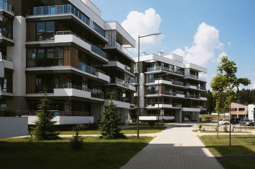 Real-estate-company-language solution | translations, localizations & interpreting | skrivanek Laguage solution for real estate company
